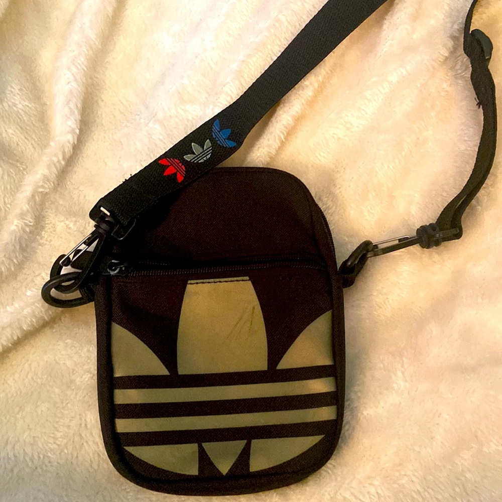 🍁Adidas Strap Bag